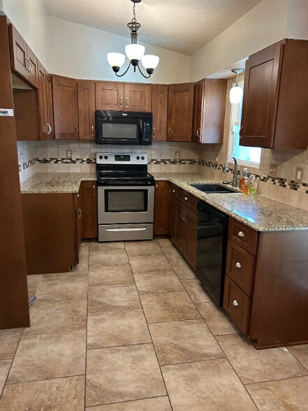 Building Photo - 322 Ranger Ave