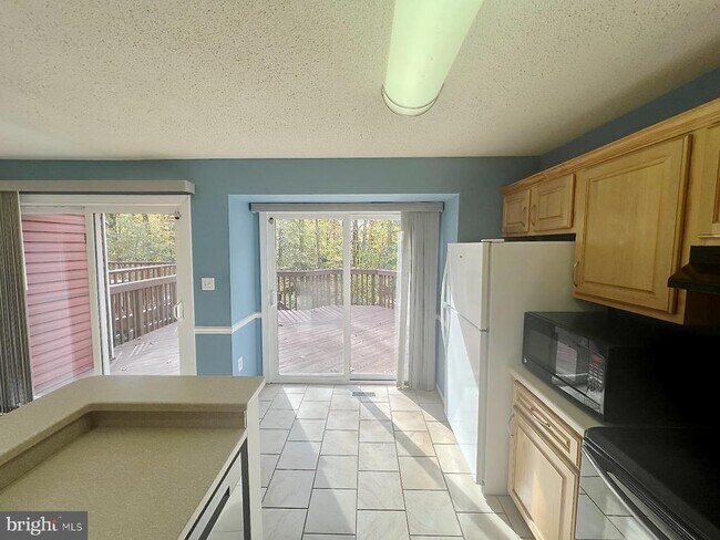 Building Photo - 11570 Hill Meade Ln