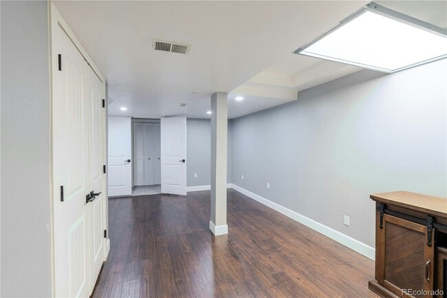 Building Photo - 9879 Concord Ct