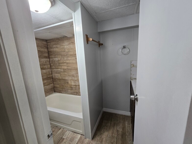 Building Photo - 7107 Arlet Dr