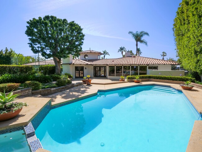 Building Photo - 1804 Paseo Del Mar