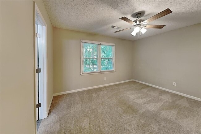 Building Photo - 77 Vienna Way