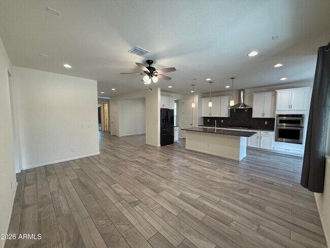 Building Photo - 263 E Lantana Dr