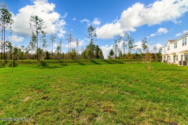 Building Photo - 21 Temple Dr