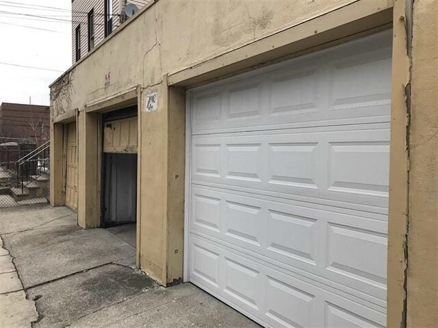 Building Photo - 106 Bowers St