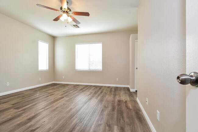 Building Photo - 613 Ryan Peak Ln