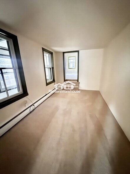 Building Photo - 116 W 4th St