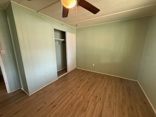 Building Photo - 3 Bedroom Spacious Home - Contact Property Pros