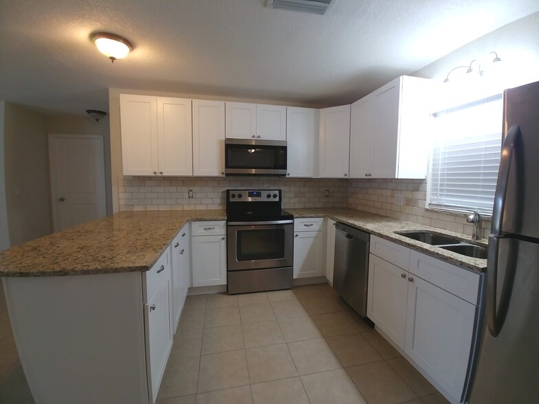 Building Photo - 4458 County Road 472