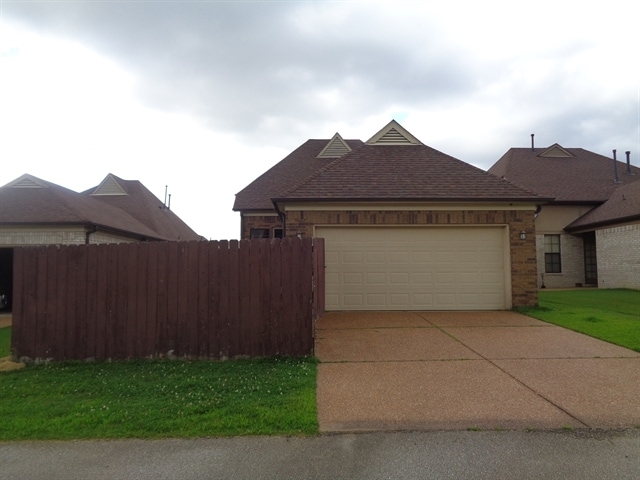 Building Photo - 7965 River Mist Dr