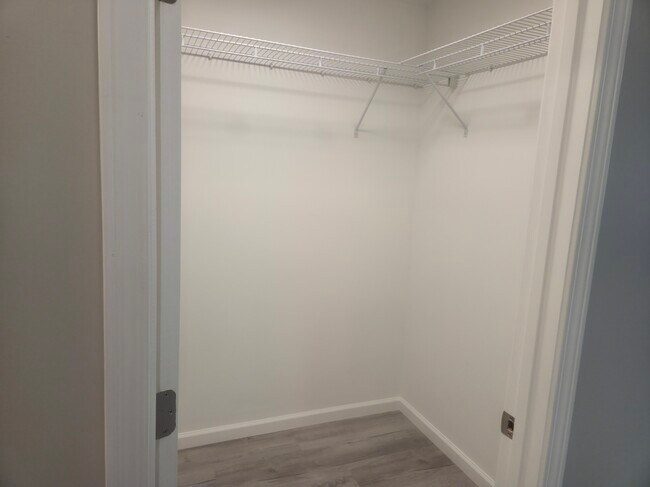 Building Photo - 4509 Deauville Way