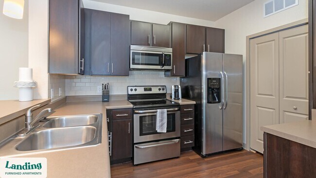 Building Photo - 370 Oakleaf Village Parkway