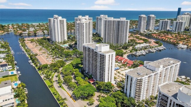 Building Photo - 3640 Yacht Club Dr