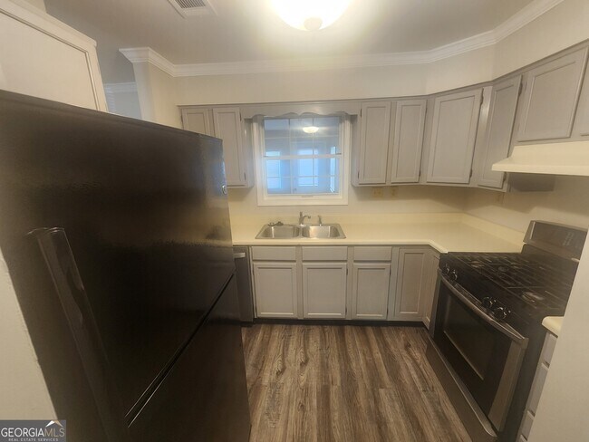 Building Photo - 3761 Windsor Cir