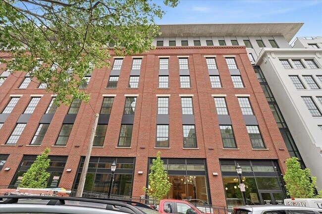 Building Photo - 38 Jackson St