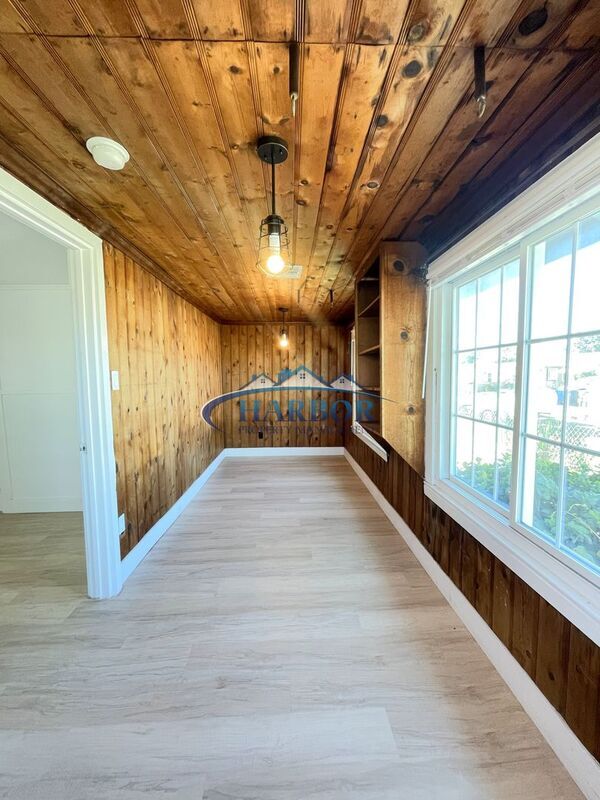 Building Photo - 21502 Berendo Ave