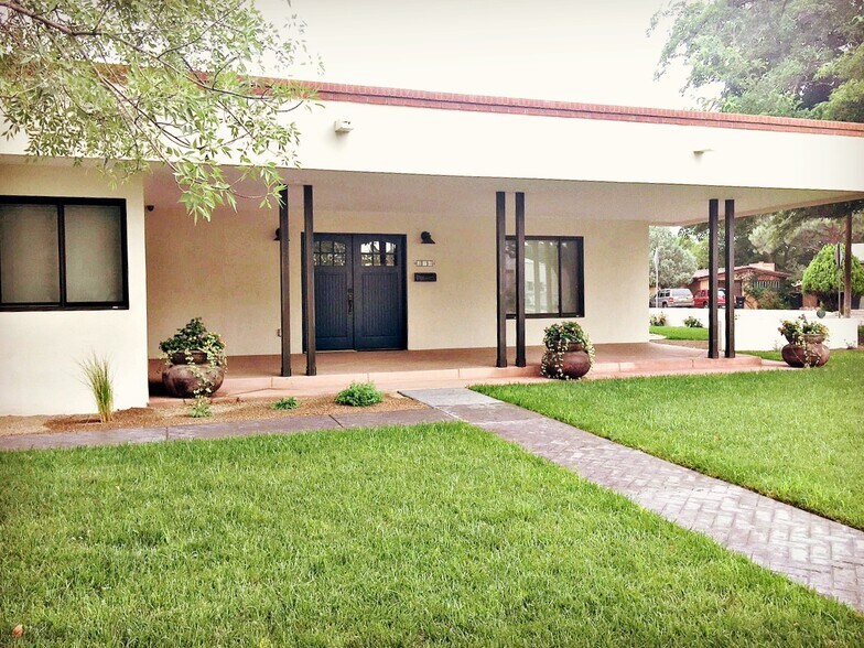 Primary Photo - 512 Laguna Blvd SW