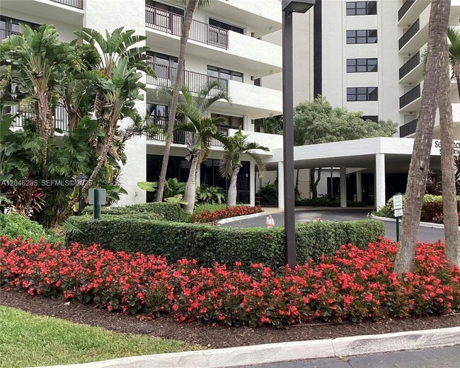 Building Photo - 5100 N Ocean Blvd