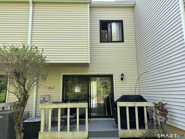 Building Photo - 208 Timber Ln
