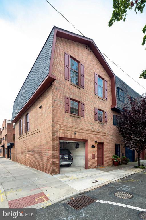 Building Photo - 508 S 12th St