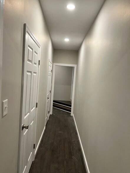 Building Photo - 801 S Houston Lake Rd