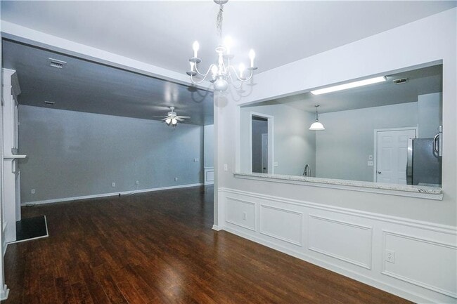 Building Photo - 2388 Fairlie Dr