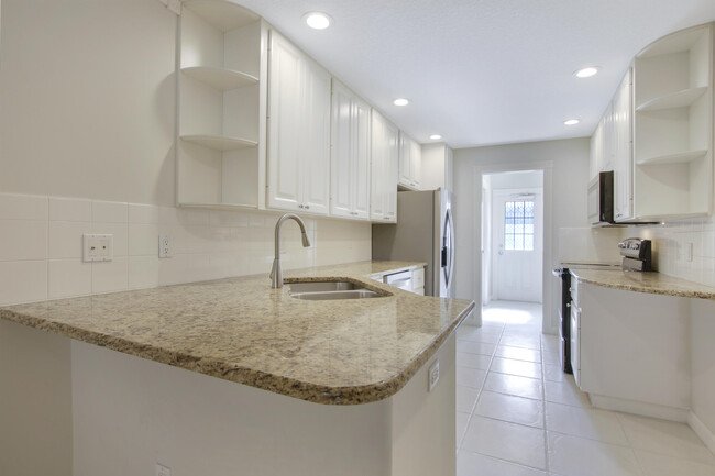 Building Photo - 3057 E Community Dr