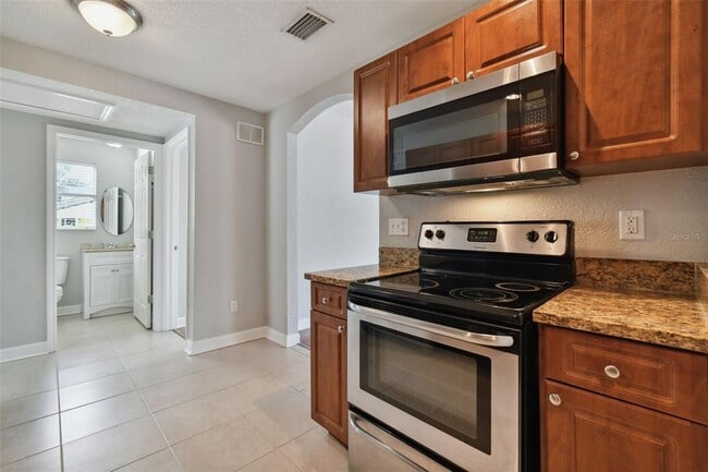 Building Photo - 3901 N Ola Ave