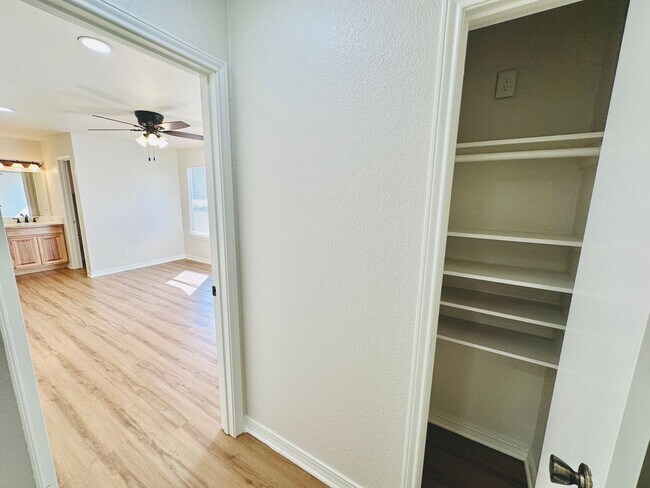 Building Photo - MOVE IN SPECIAL!!! - Updated 3-Bed Home wi...