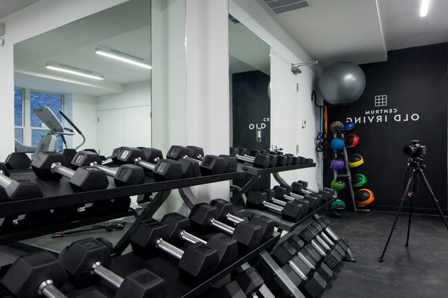 Centrum Old Irving - Chicago, IL | Apartment Finder