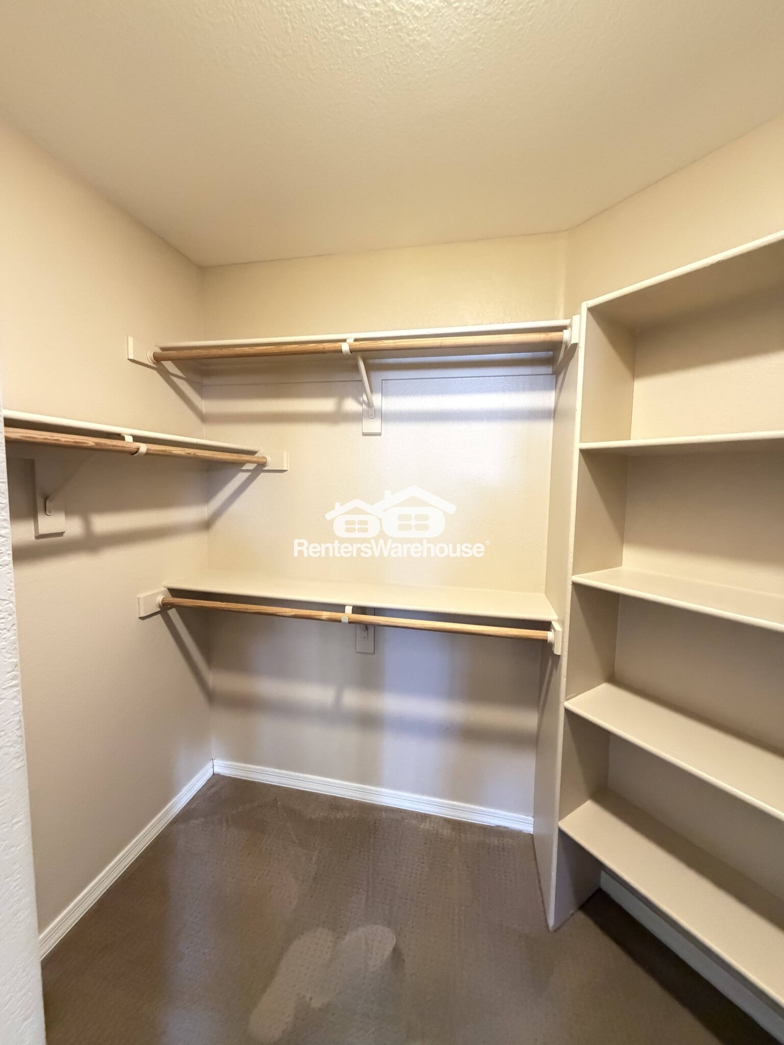 Building Photo - 3235 E Camelback Rd