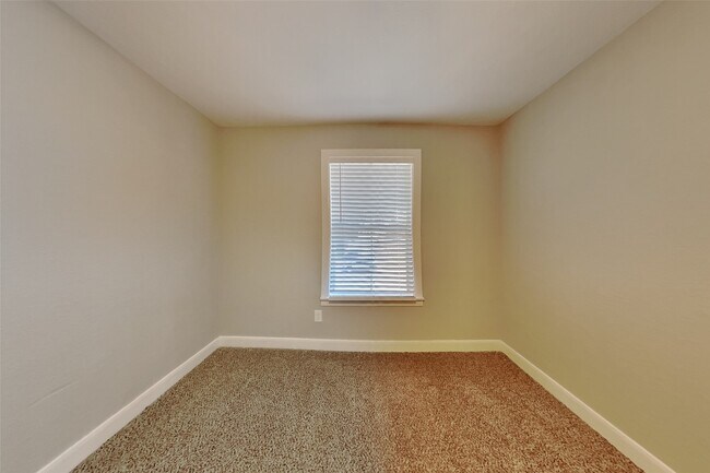 Building Photo - 11703 Sunny Stream Dr