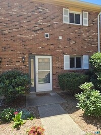 Building Photo - 1400 Hartford Tpke