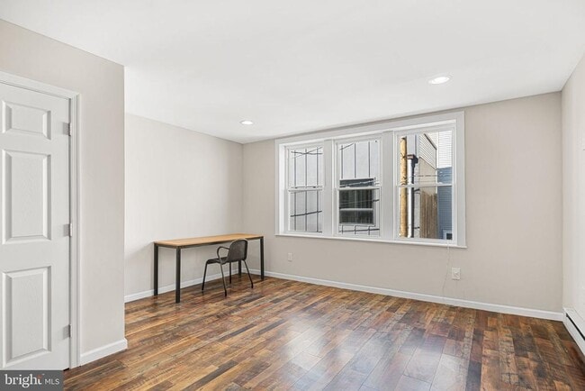 Building Photo - 1152 S 15th St