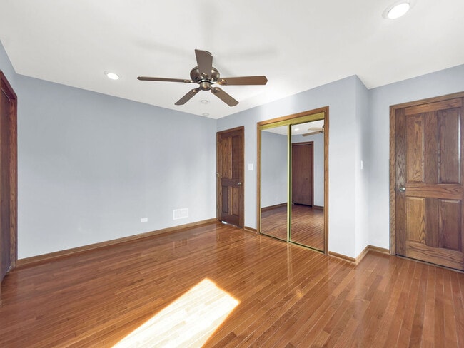 Building Photo - 5845 S Sayre Ave