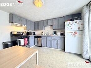 Building Photo - 5 Cottage St