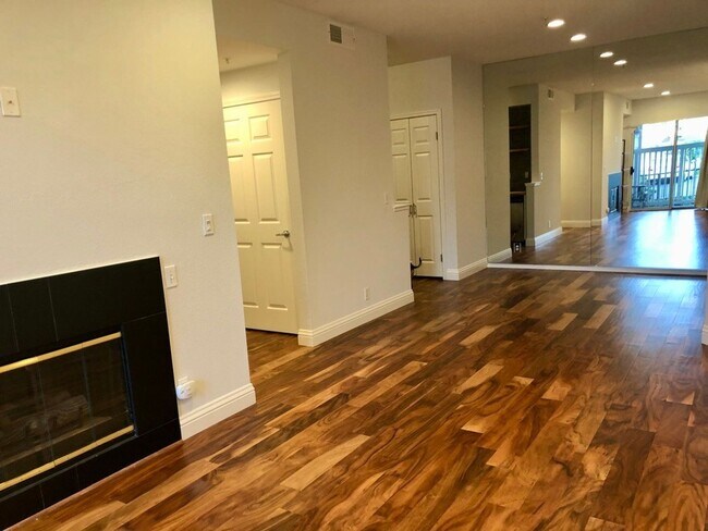 Building Photo - Ideal Location. .. Walk to Bart, Costco, Starbucks, Trader Joes, Kaiser Hospital