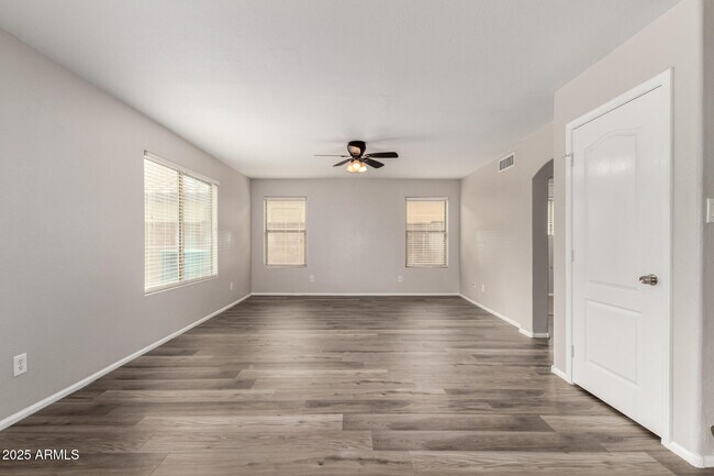 Building Photo - 8003 S 48th Dr