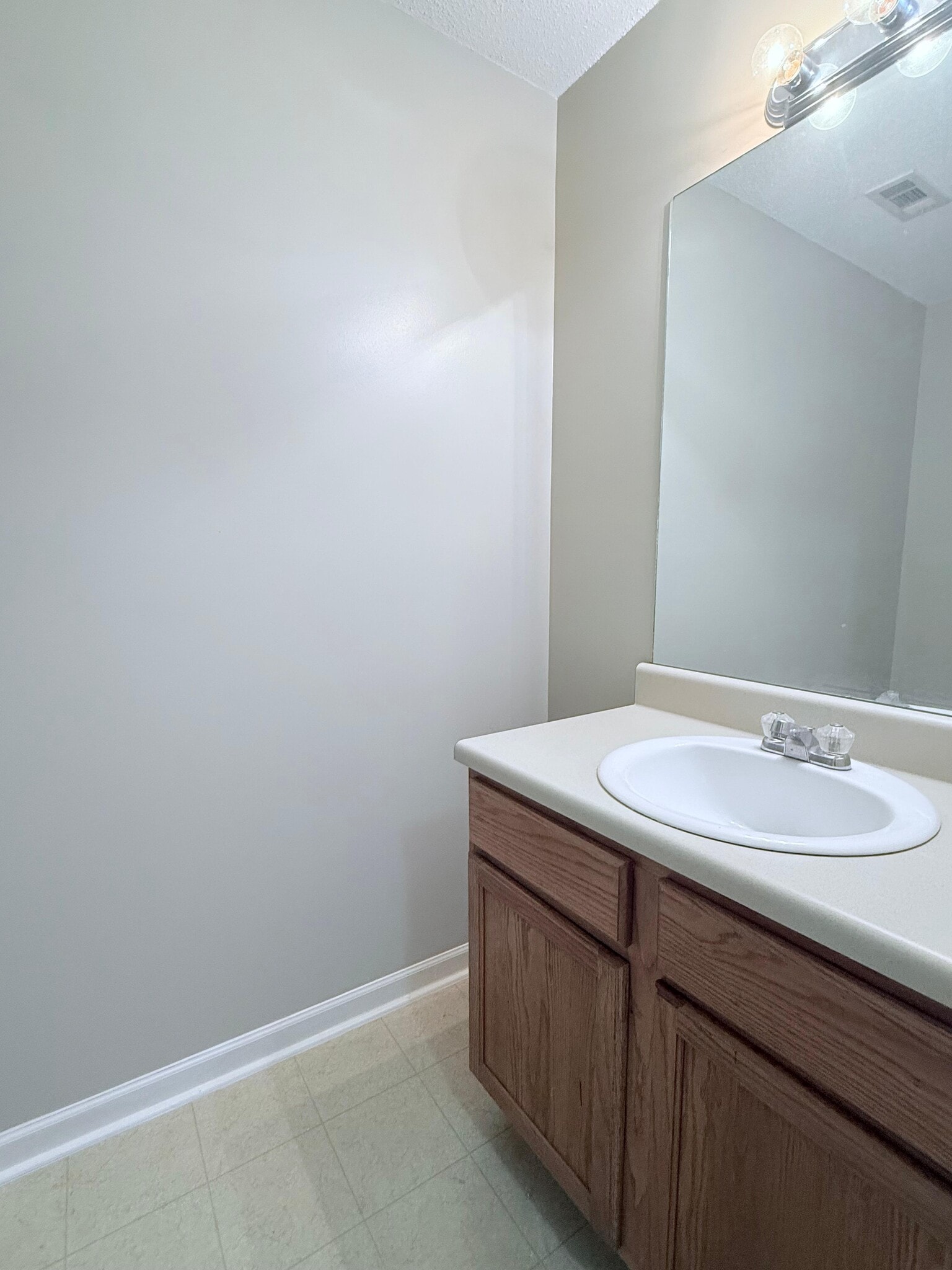 Building Photo - 7265 Crestside Dr