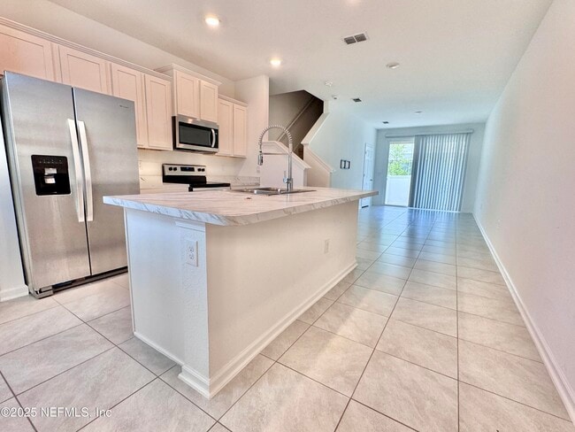 Building Photo - 8334 Zenith Cir