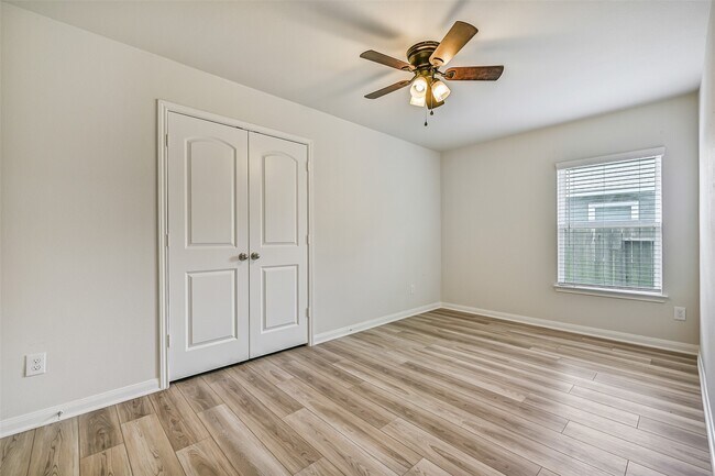 Building Photo - 23144 Shakespeare Dr