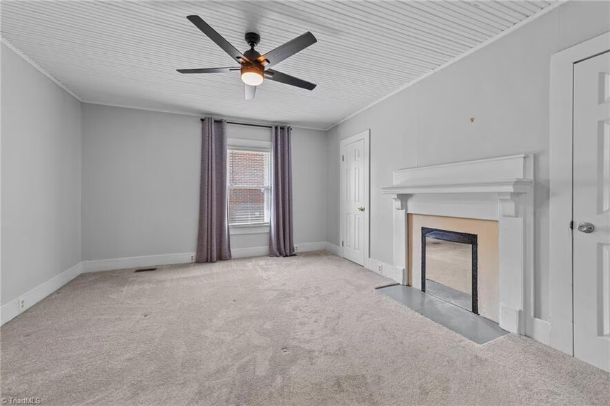 Bedroom 2 - 305 W Kivett St