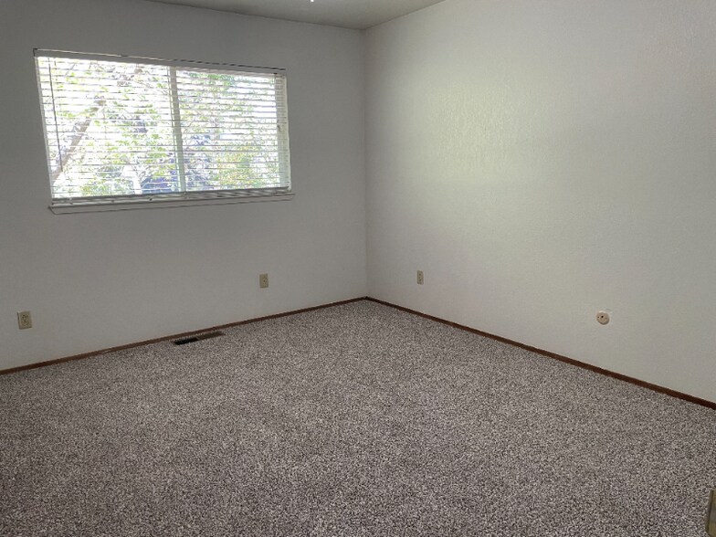 Building Photo - 175 Orrin Dr