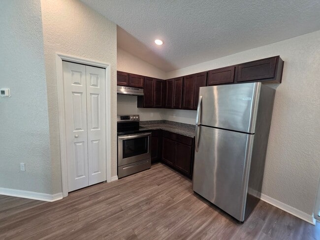 Building Photo - Charming 3 bed 2 bath in Inverness