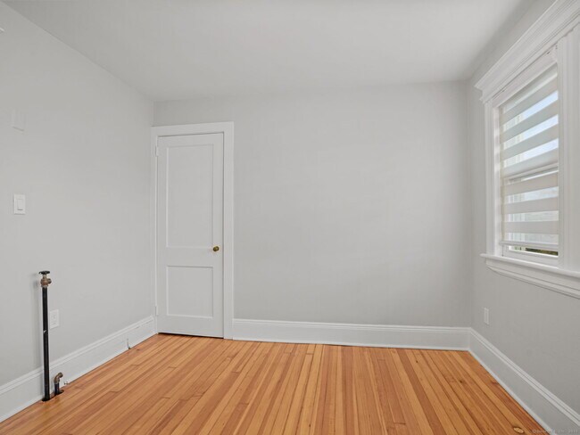 Building Photo - 29 Redfield Rd