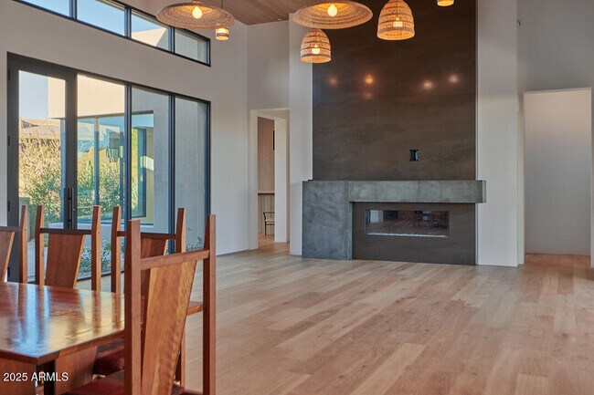 Building Photo - 10249 E Joy Ranch Rd