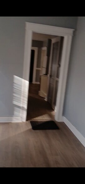 Building Photo - 42 Erwin Pl