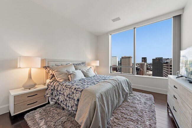 Building Photo - Luxury 2 Bed 1.75 Bath Furnished Downtown Seattle Condo with Stunning Views