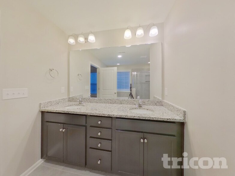 Building Photo - 3913 Norman View Dr