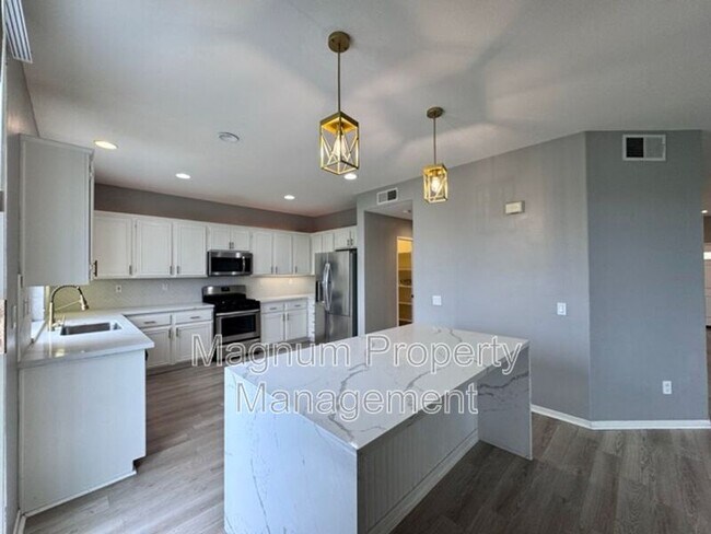 Building Photo - 32358 Gardenvail Dr